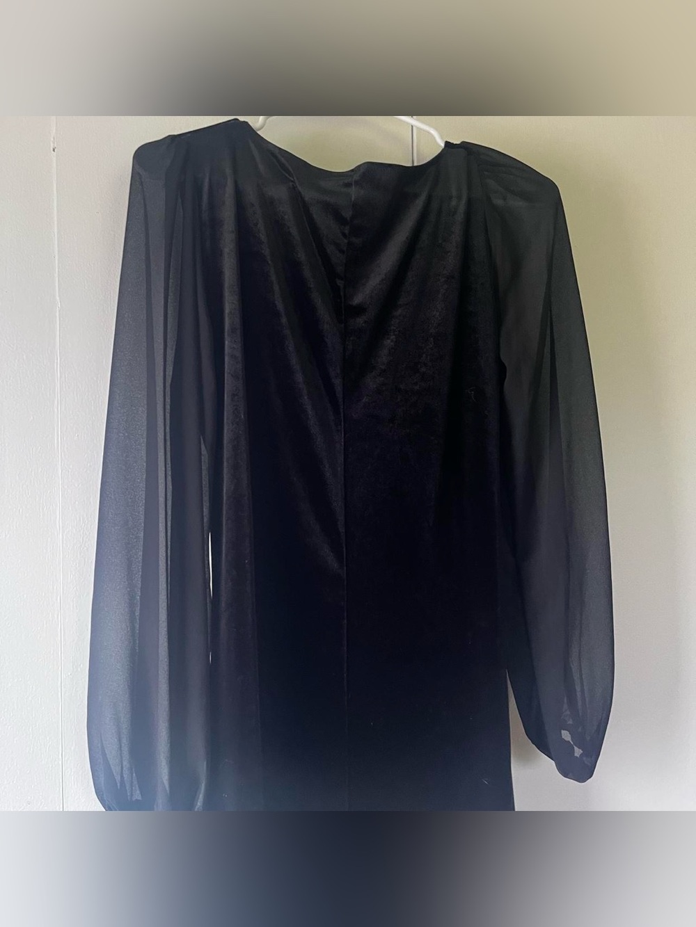 Black Dress - Picture 4 of 5
